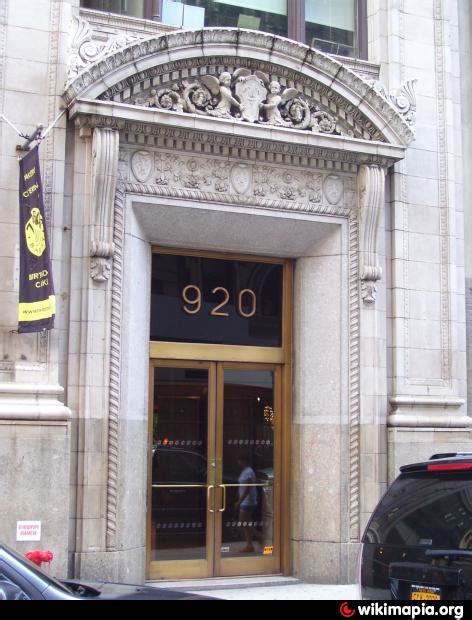 920 broadway nyc cross street.
